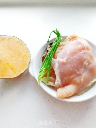 炸南瓜鸡肉丸子的做法步骤：1