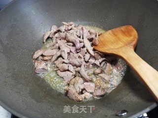 家常炒猪肝的做法步骤：6