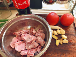 可乐排骨的做法步骤：1