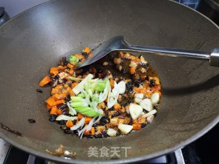 家常干烧黄花鱼的做法步骤：6