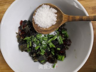 皮蛋拌豆腐的做法步骤：11