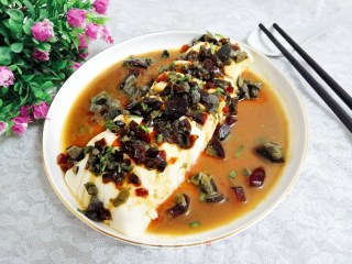 皮蛋拌豆腐的做法步骤：16