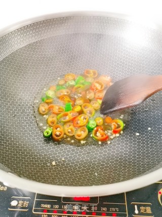 鸡肉丸子豆腐煲的做法步骤：5