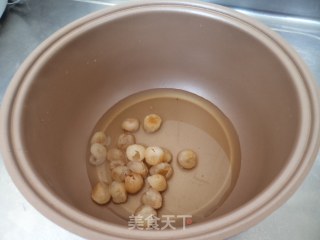 马蹄桂圆银耳羹的做法步骤：4