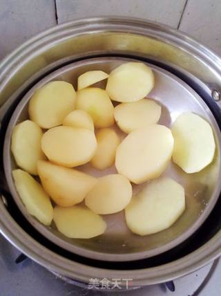 蟹肉土豆可乐饼的做法步骤：1