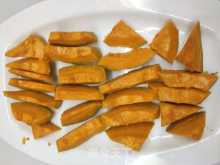 香蒸贝贝南瓜☀微波炉版的做法步骤：3