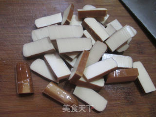 里脊肉鸡蛋干炒花菜的做法步骤：2