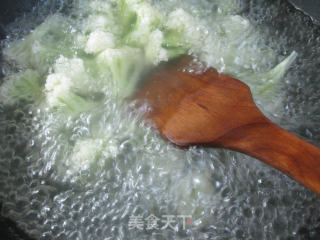 里脊肉鸡蛋干炒花菜的做法步骤：8