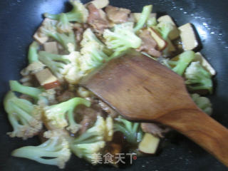 里脊肉鸡蛋干炒花菜的做法步骤：15