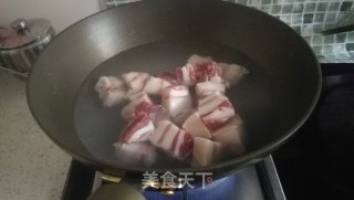 红烧肉炖鸡蛋的做法步骤：2