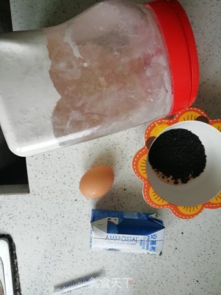酸奶芝麻饼的做法步骤：1