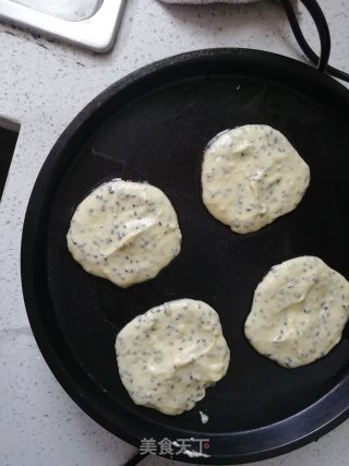 酸奶芝麻饼的做法步骤：5