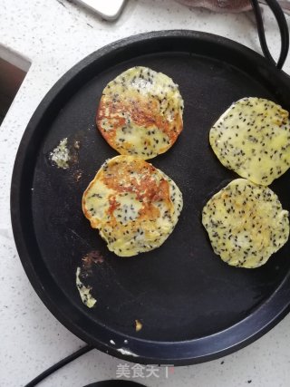 酸奶芝麻饼的做法步骤：6