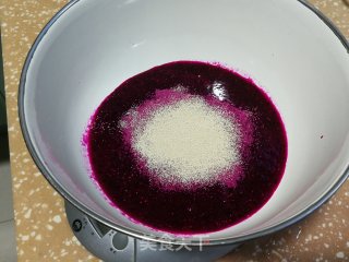 火龙果栗蓉包的做法步骤：3