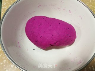 火龙果栗蓉包的做法步骤：4