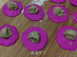 火龙果栗蓉包的做法步骤：7