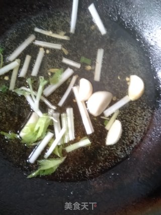 小炒猪皮的做法步骤：7