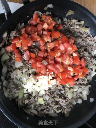 西红肉酱烤角瓜的做法步骤：5