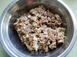 芹菜炒肉渣的做法步骤：3