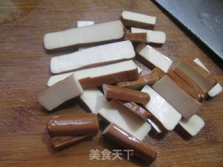 大葱鸡蛋干炒素鸡的做法步骤：4