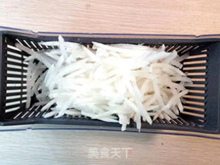 牡蛎萝卜清汤的做法步骤：2