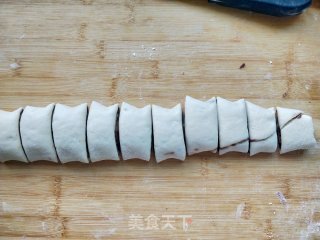 豆沙卷的做法步骤：12