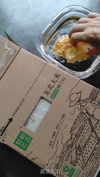 银耳粥的做法步骤：1