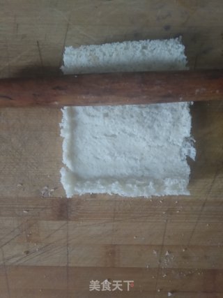 吐司肉松卷的做法步骤：3