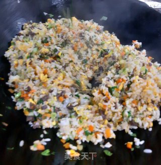 什景牛肉粒炒饭的做法步骤：8
