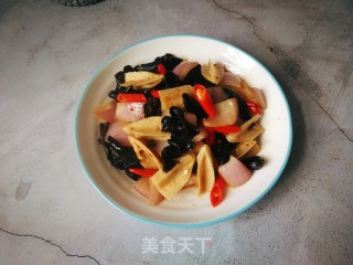 洋葱木耳炒面筋的做法步骤：8