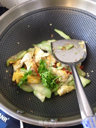 煎蛋炒丝瓜的做法步骤：17