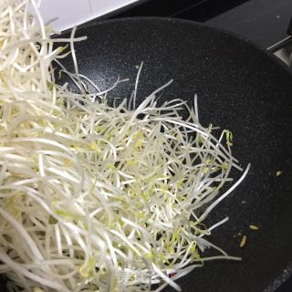 豆芽炒肉丝的做法步骤：5