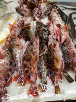 虎头鱼豆腐汤的做法步骤：1