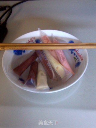 棒棒糖的做法步骤：1