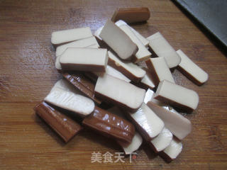 鸡蛋干炒绿豆芽的做法步骤：2