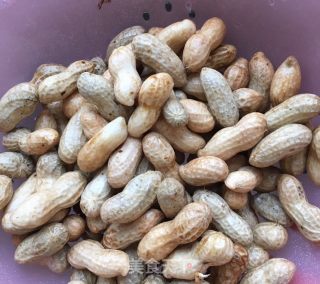 五香鲜花生的做法步骤：2