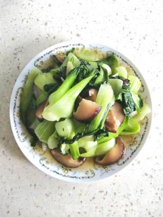 香菇炒油菜的做法步骤：4