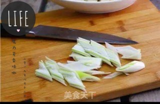 孜然羊肉卷的做法步骤：2