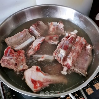 酱羊脊骨的做法步骤：2