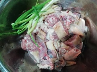 啤酒鸭的做法步骤：2