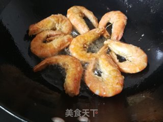 避风塘炒虾的做法步骤：4