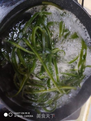 凉拌海带丝的做法步骤：1