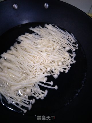 黄瓜拌金针菇的做法步骤：5