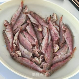 香煎红鱼的做法步骤：1