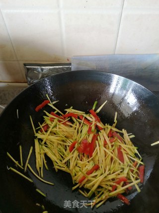 小瓜炒肉的做法步骤：3
