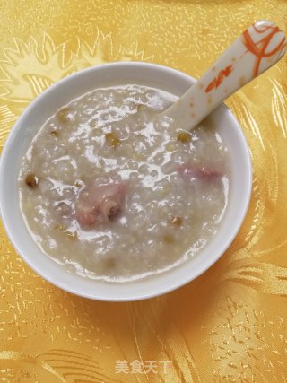 绿豆小米咸排骨粥的做法步骤：4