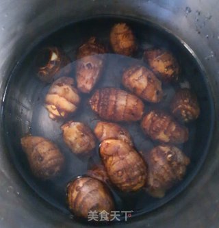 红糖桂花蜜芋头的做法步骤：2