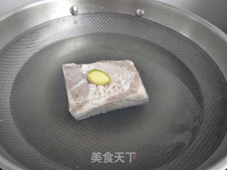 梅菜扣肉的做法步骤：3