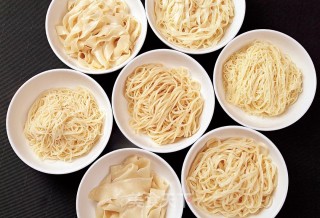 丝路金味轩牛肉拉面的做法步骤：1