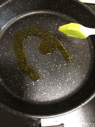 花式海鲜腊肠饭的做法步骤：1
